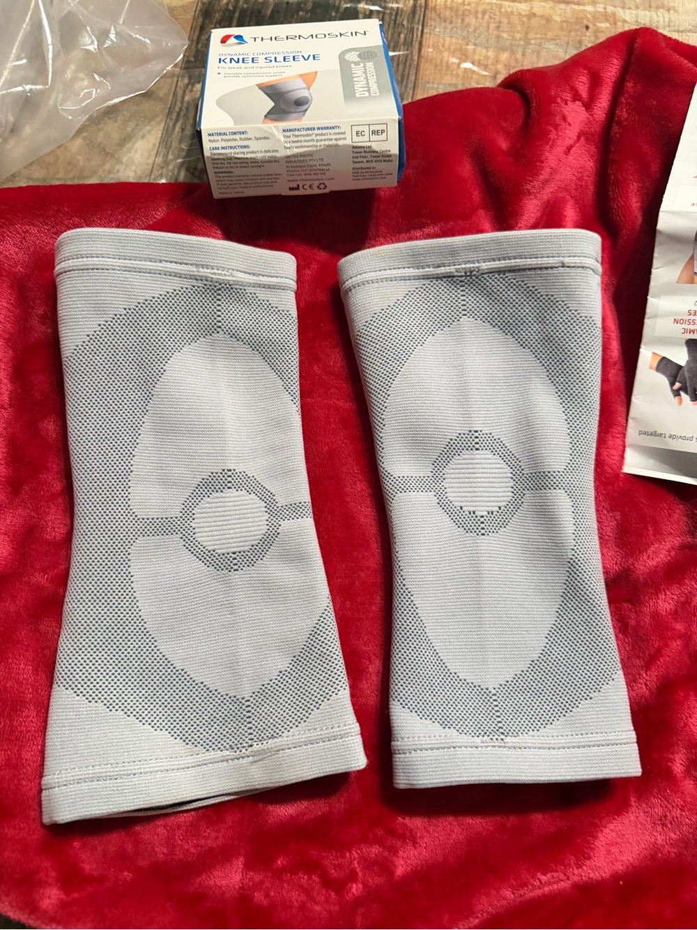 Thermoskin Knee Sleeve
